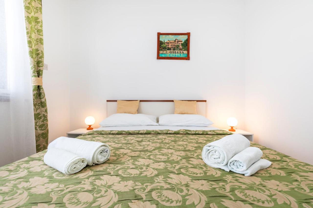 Apartment Muzic Mali Lošinj Exteriör bild