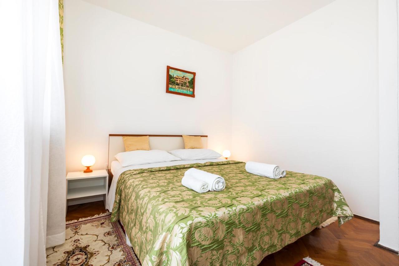 Apartment Muzic Mali Lošinj Exteriör bild