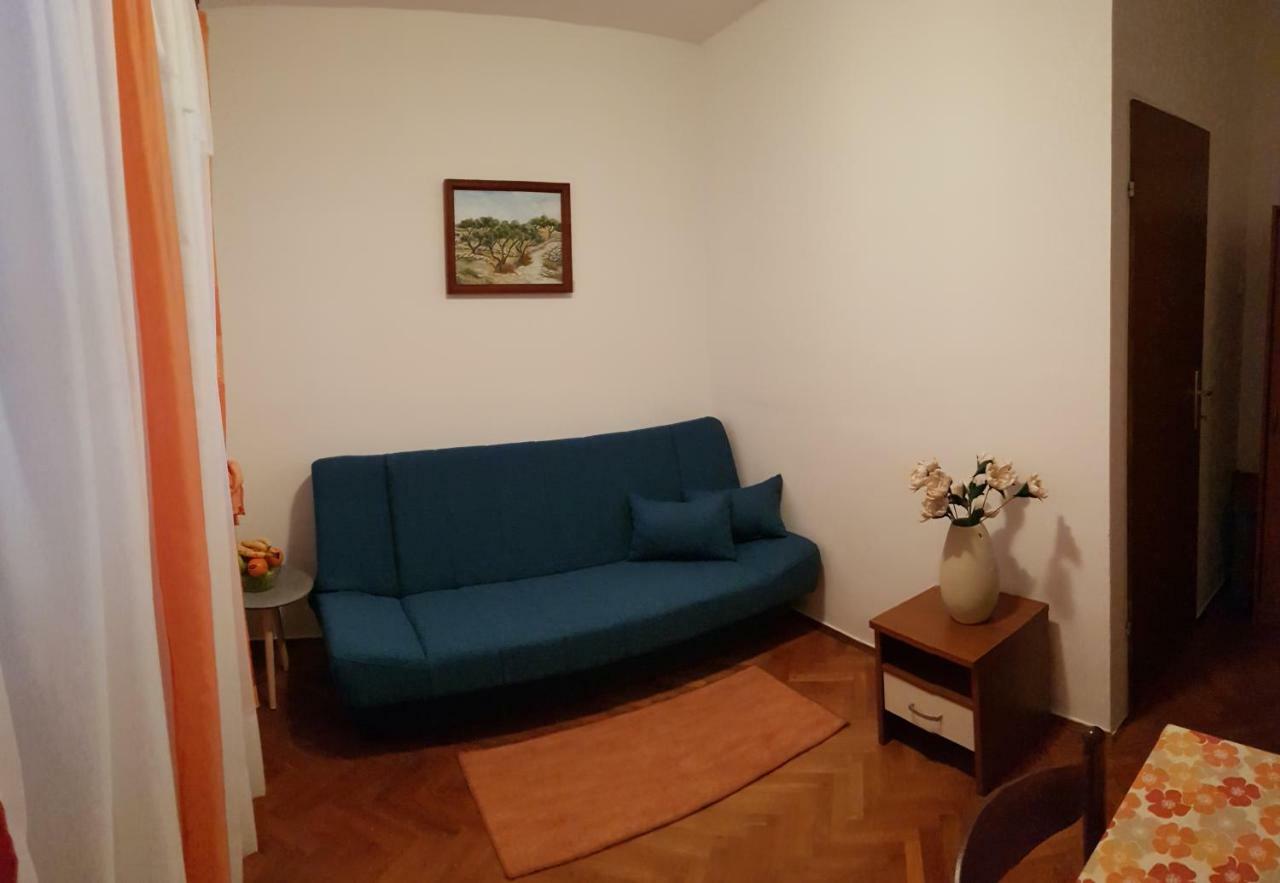 Apartment Muzic Mali Lošinj Exteriör bild